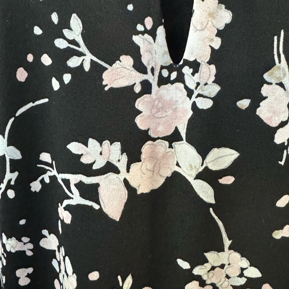 Karl Lagerfeld Floral Tunic, Size 1X (XL) - Picture 5 of 5